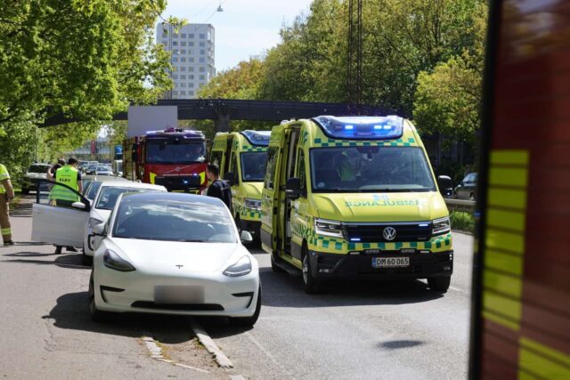 Flere ambulancer haster til færdselsuheld