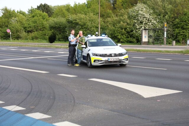 Aarhus – se billederne: Person tilbageholdes efter hændelse i lyskryds
