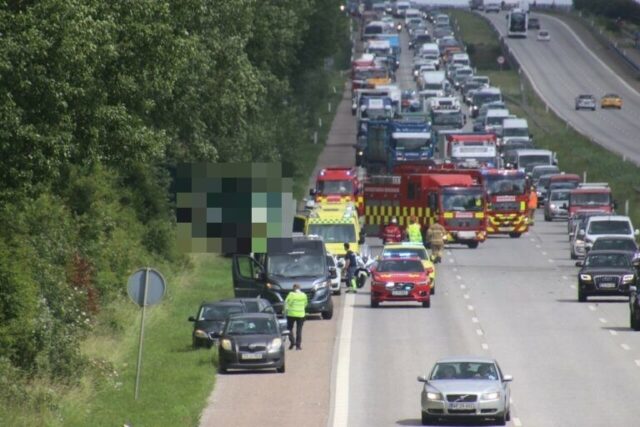 Person død efter påkørsel af lastbil: Efterladt af politiet