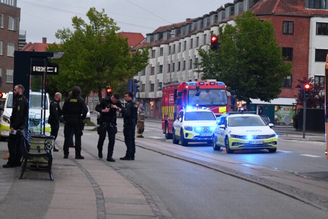 Blodpletter på asfalten ved Netto efter voldsom hændelse
