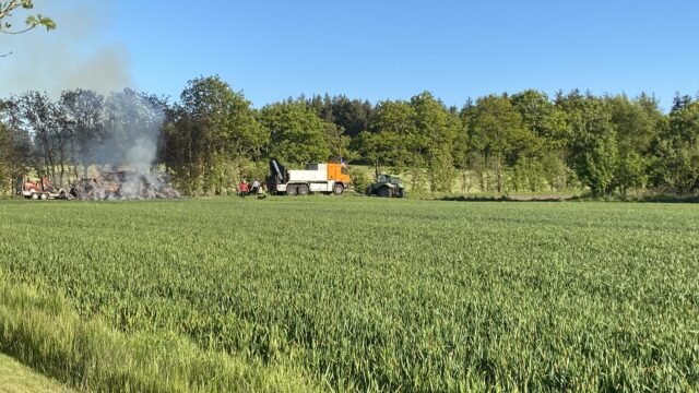 Thisted: Brand bryder ud op markvej