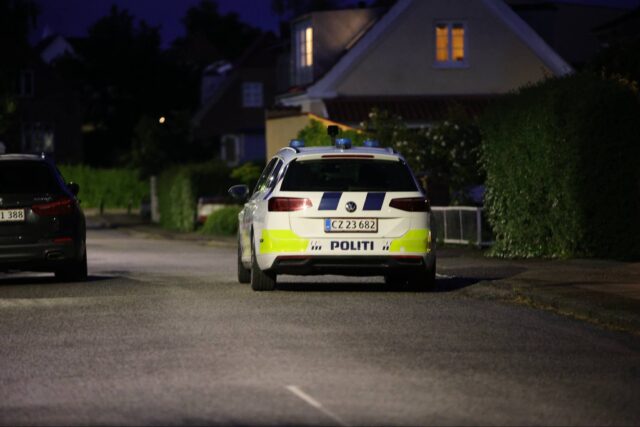 ‘Maskerede mænd kigger ind ad vinduer i villakvarter’: Politiet rykker ud