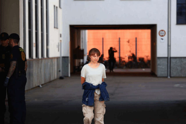 Greta Thunberg og venner trængt ind i Mærsk-bygning i København