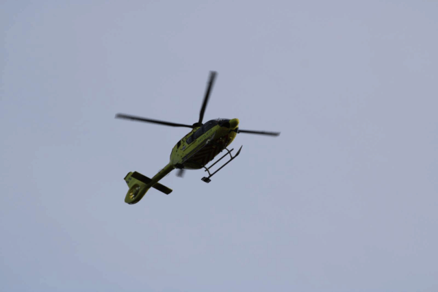 25-årig mor og toårig datter i kritisk tilstand