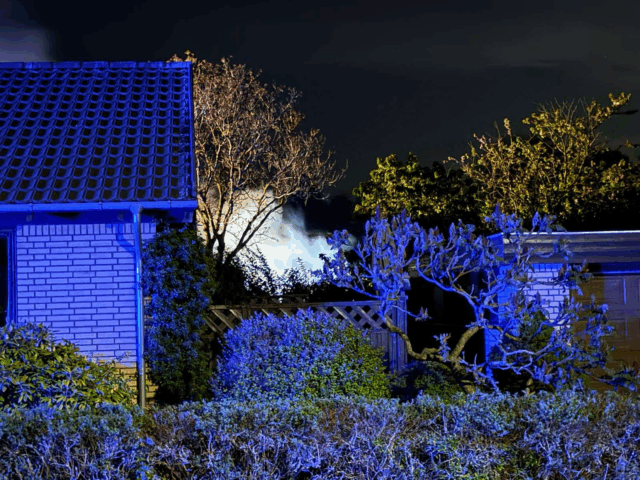 Brand brudt ud på stille villavej