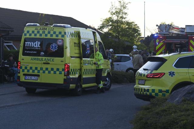 Stort drama i hus: Kvinde kørt med ambulancen