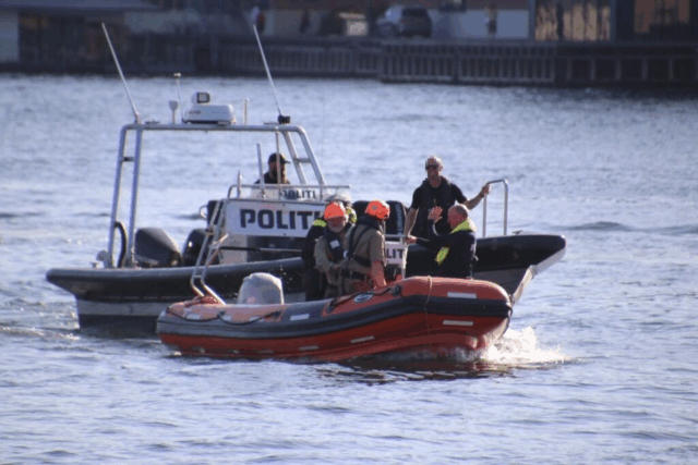 Mand fundet livløs i vandet