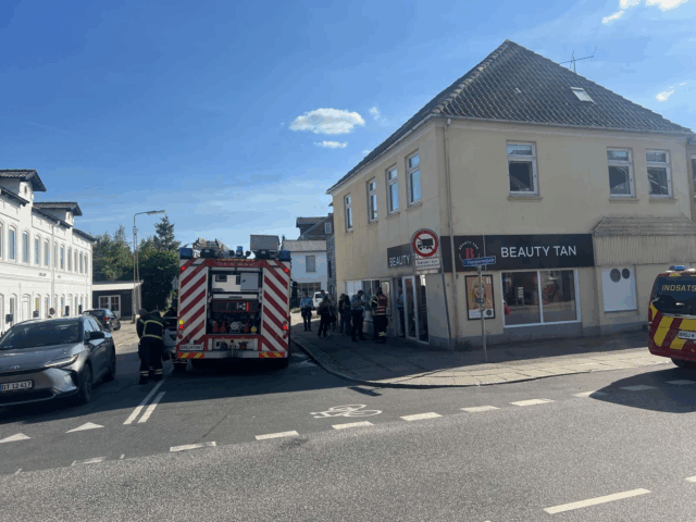 Brand bryder ud i solarie