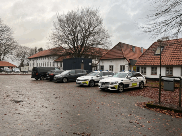 Stort drama på Kærshovedgård: 28-årig knivmand går amok