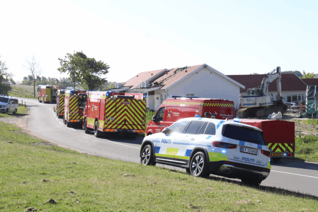 Brandvæsnet massivt til stede: Fire lejligheder i brand