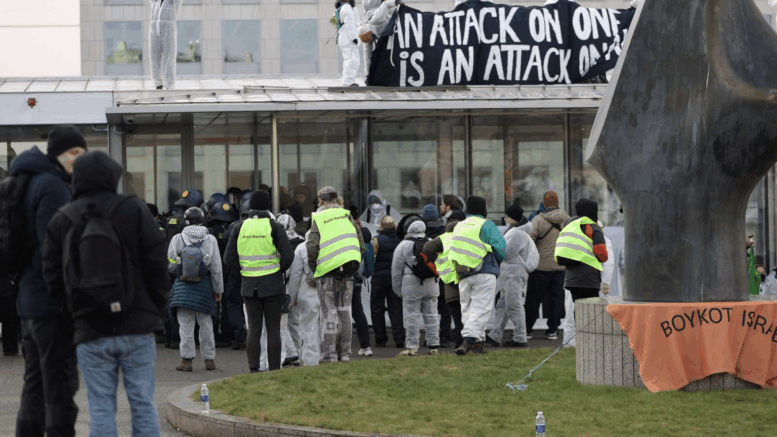 Demonstration foran Mærsk