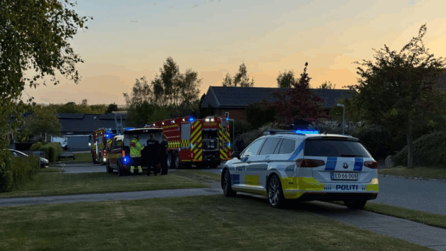 Aarhus: Sirener hyler i villakvarter under nødsituation