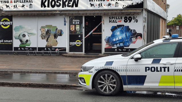 Kiosk helt afspærret af politi: “Vi er i gang med at undersøge”