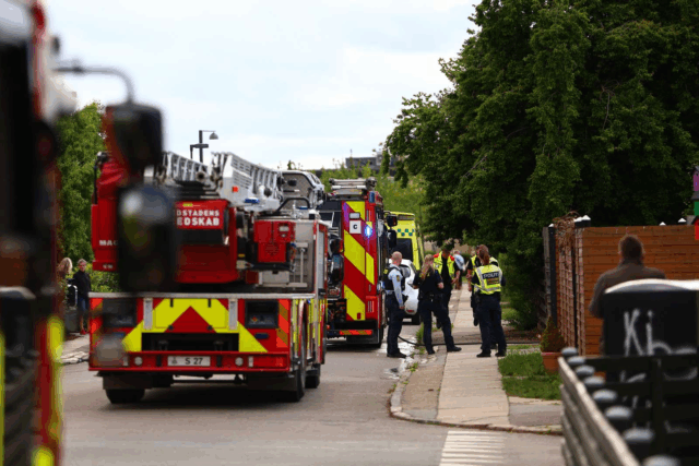 Udrykning i villakvarter: Brandvæsen og ambulance til stede