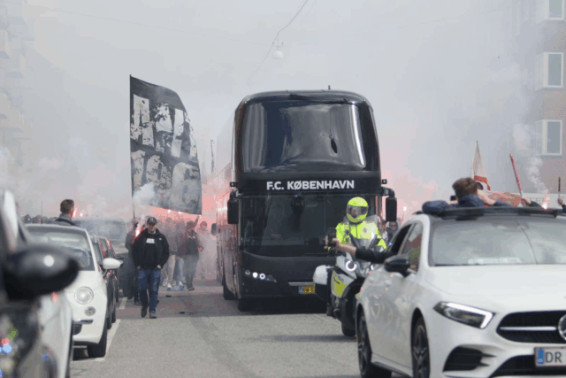 Stort fanopbud: FCK spillerne sendt afsted til derby med stil