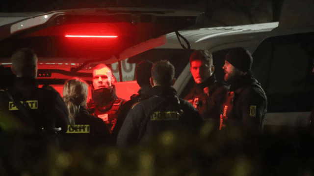 Mand med kniv skudt af politiet