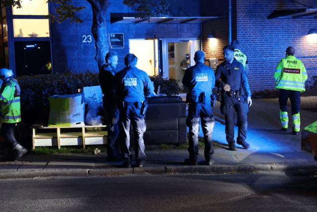 LIGE NU: Hastig udrykning til bygningsbrand