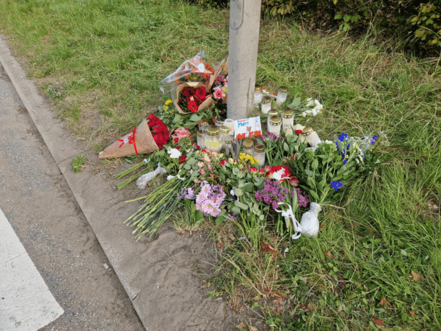 Se de rørende billeder: Motorcyklist bliver mindet efter tragisk død