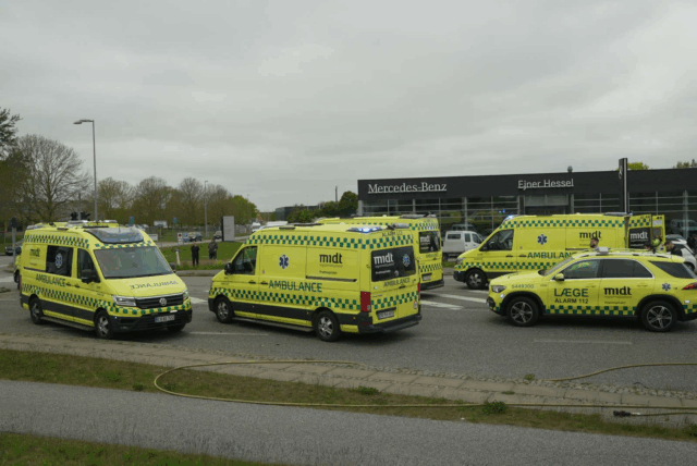 Massivt opbud af ambulancer efter uheld