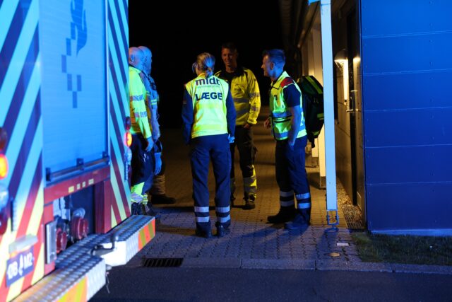 Beredskabet haster ud til melding om brand