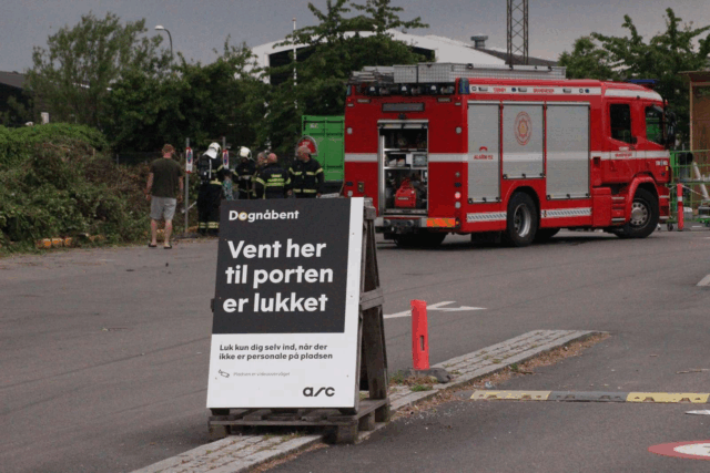 Udrykning til brand på genbrugsplads