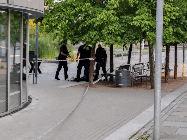 Stort område afspærret efter blodig hændelse