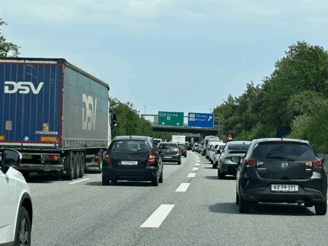 “Der er kaos”: Op mod en times forlænget rejsetid på motorvej