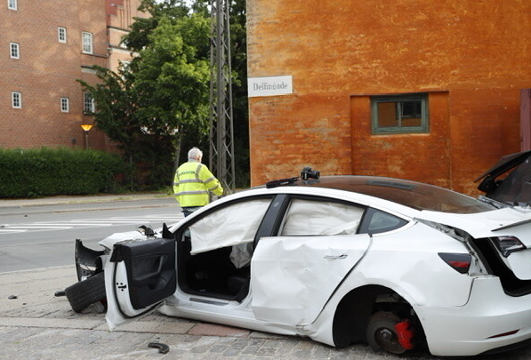 Av: Dårligt nyt for Tesla i Danmark