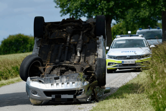 Se billederne: Undviger rådyr og foråsager voldsomt uheld