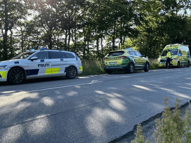 ‘Flere tilskadekomne’: Spærret i begge retninger efter sammenstød
