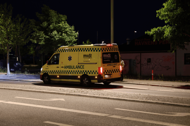 Ambulance fremme: Taxa involveret i uheld