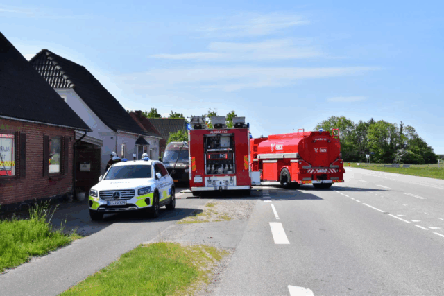 Røgdykkere rykker ind i villa