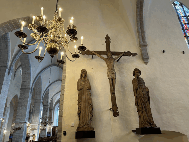 Fire personer anholdt i stor politiaktion