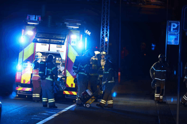 Beredskab og politi haster ud på Frederiksberg: ‘Brand i kælder’