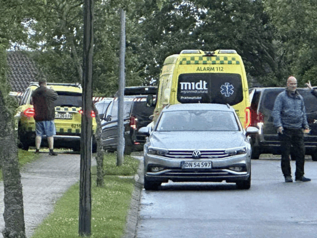 Politiet i gang med stor aktion: ‘Hold afstand’