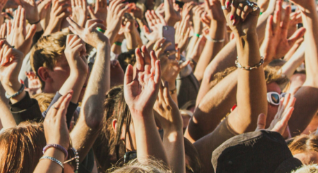 Alvorlig sag til festival: Teenagepige er offeret