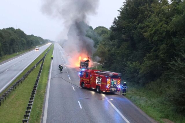 Motorvej spærret: Forvent forlænget rejsetid