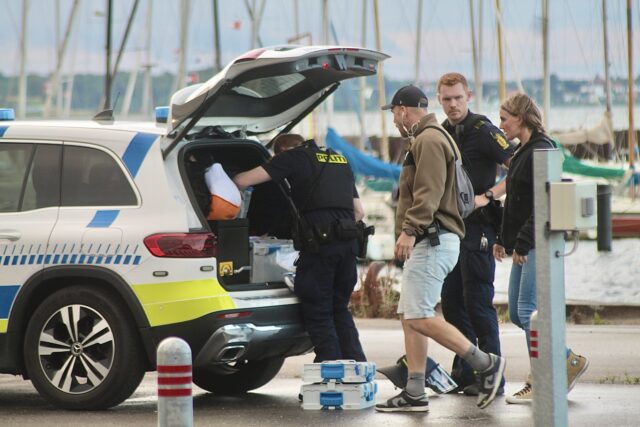 Ældre mand alvorligt kvæstet efter knivstik