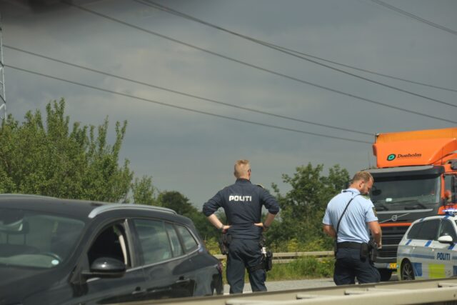 Motorvej er totalt spærret efter uheld