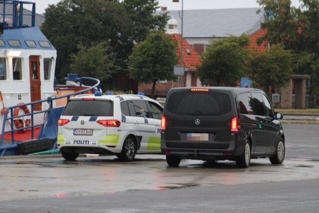 Politi til stede på havn