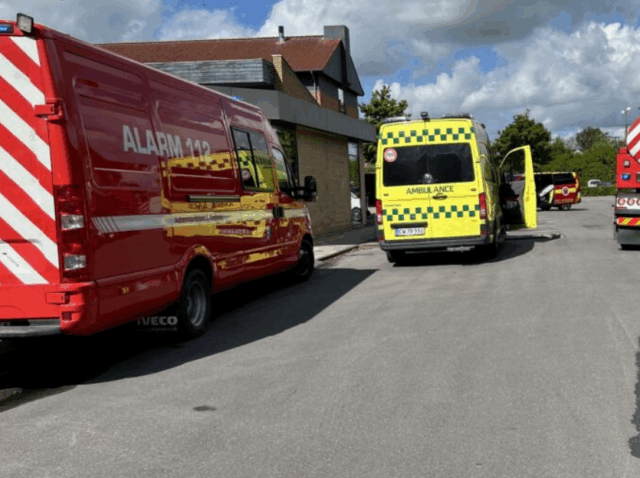 Beboer sendt på sygehuset efter lejlighedsbrand