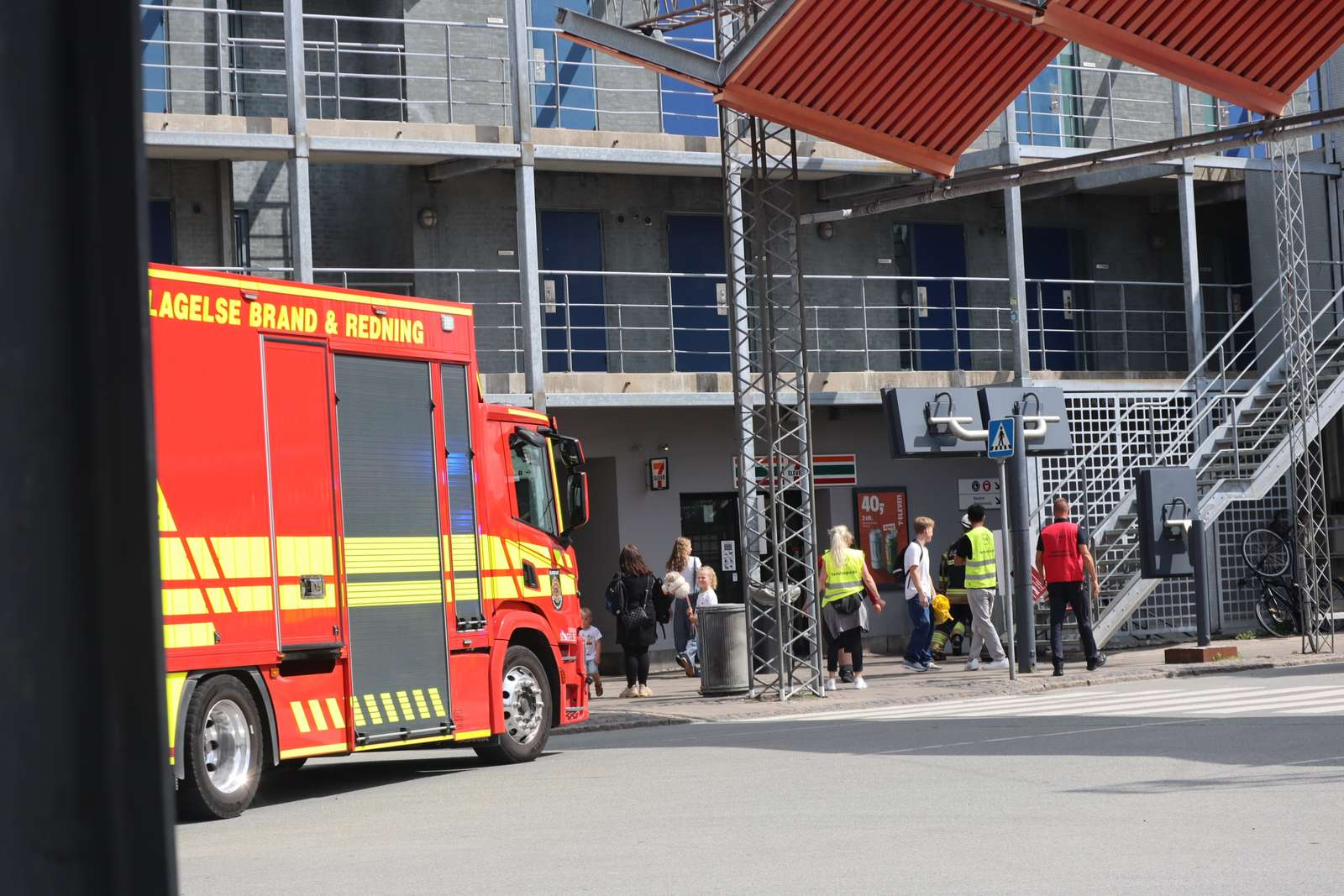 Slagelse Togstation Mange udrykningskøretøjer ved Slagelse Station