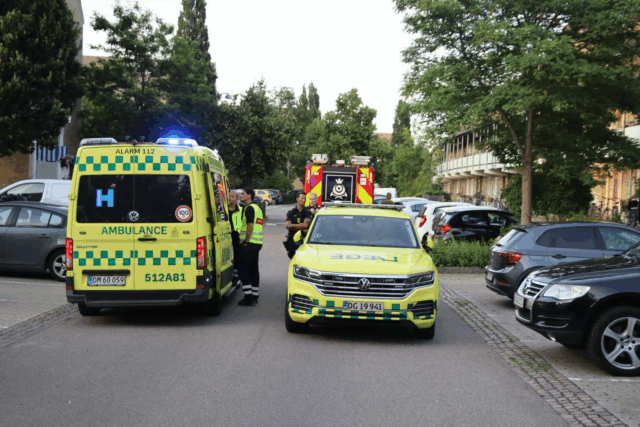 “En person bliver tilset i ambulancen”: Melding om lejlighedsbrand