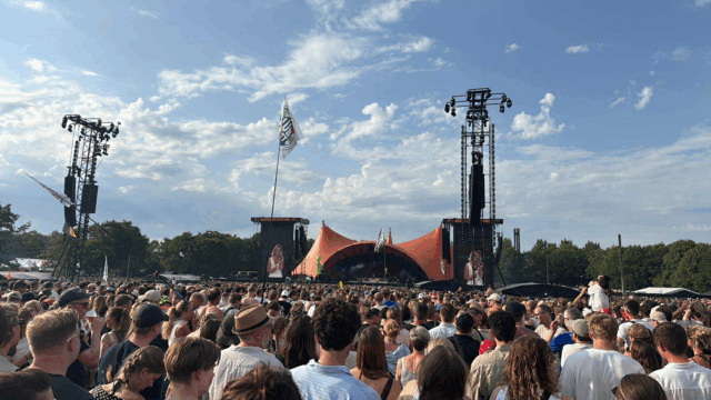 Fuck-finger til åbningskoncert: Orange lukker ned efter kæmpe kikser