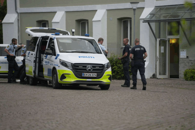 Horsens: Politistyrker rykker ind i område