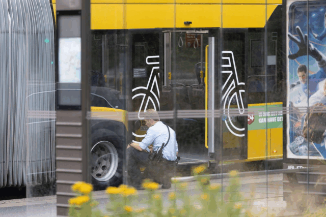 Amok i bussen: Ville nikke skalle og punktere dæk