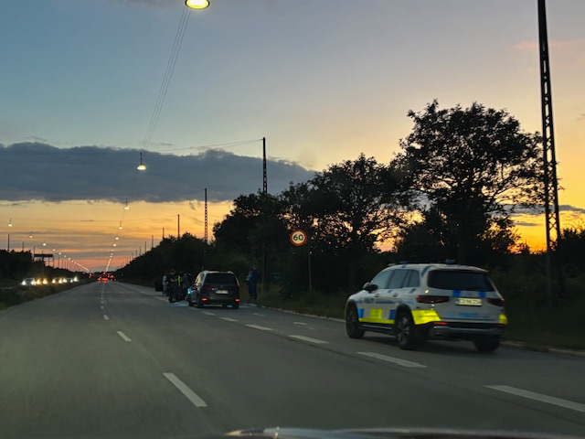 Politiet ransager bil nær Bella Sky