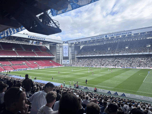 Ingen tilskuere på sektionen: FCK cruiser mod ny sejr