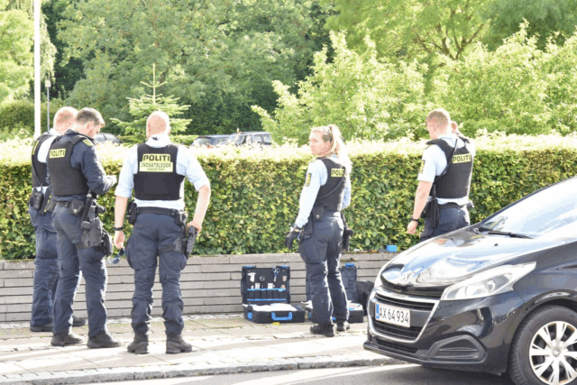 ‘Han skriger helt vildt’ – mange politistyrker fremme