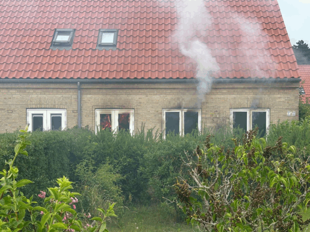 Person fundet død i flammehærget hus